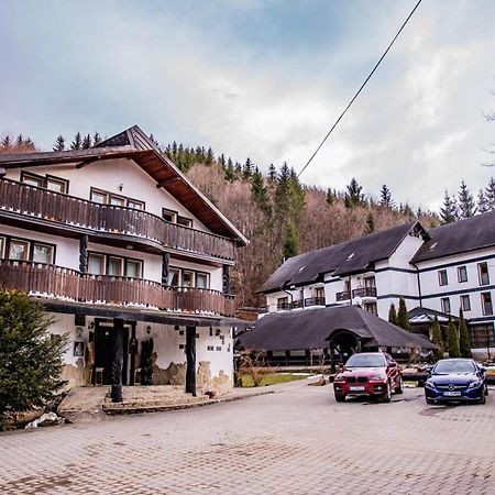 Casa Octavian Hotel Сучевица Екстериор снимка