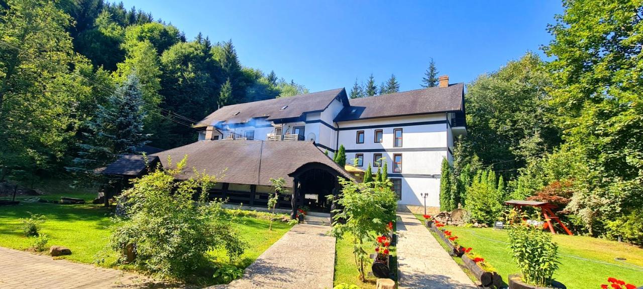 Casa Octavian Hotel Сучевица Екстериор снимка