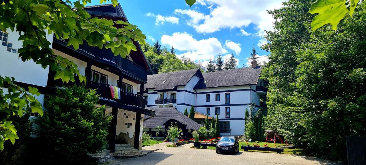 Casa Octavian Hotel Сучевица Екстериор снимка