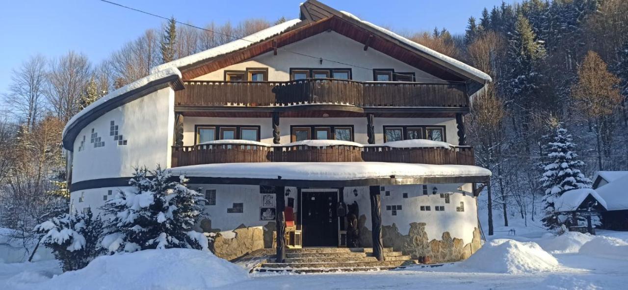 Casa Octavian Hotel Сучевица Екстериор снимка