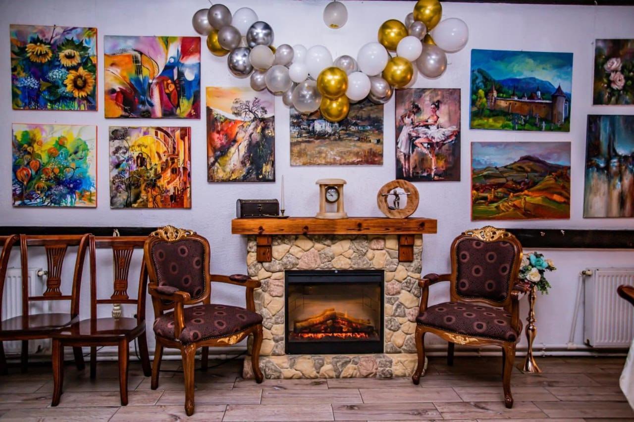 Casa Octavian Hotel Сучевица Екстериор снимка