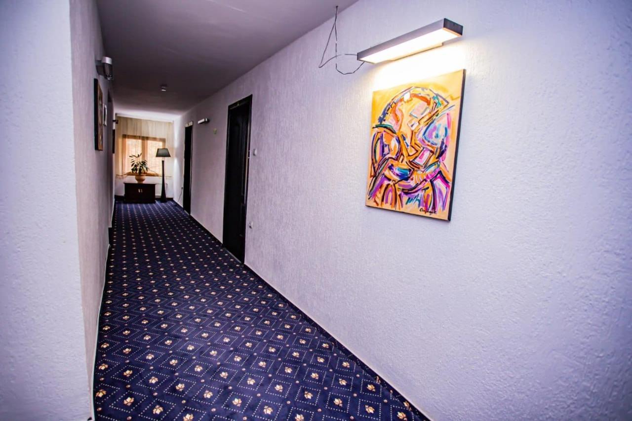 Casa Octavian Hotel Сучевица Екстериор снимка