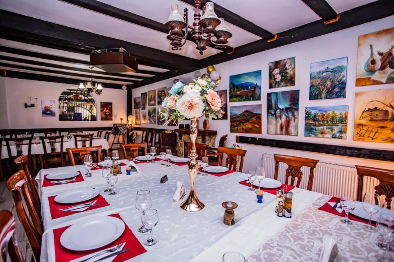 Casa Octavian Hotel Сучевица Екстериор снимка