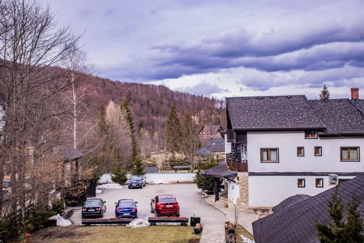 Casa Octavian Hotel Сучевица Екстериор снимка