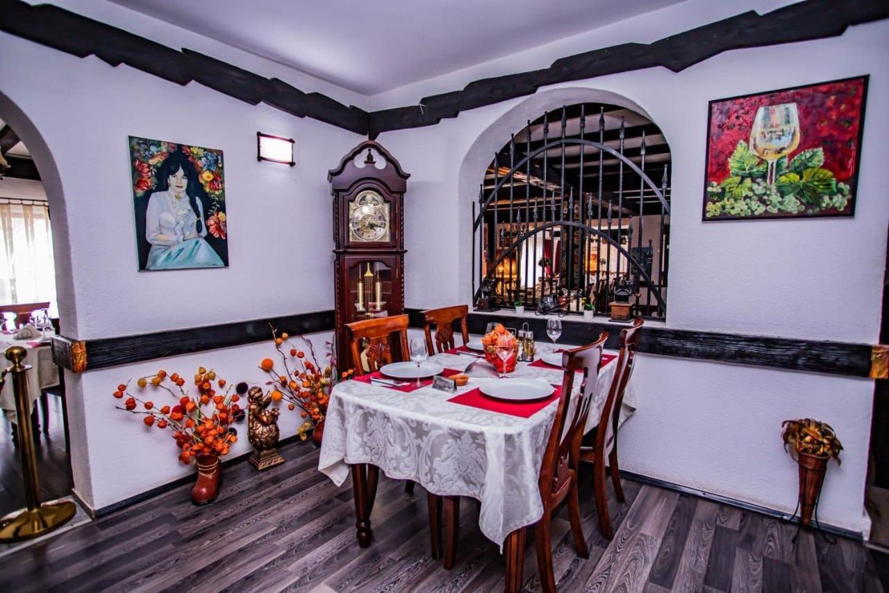 Casa Octavian Hotel Сучевица Екстериор снимка