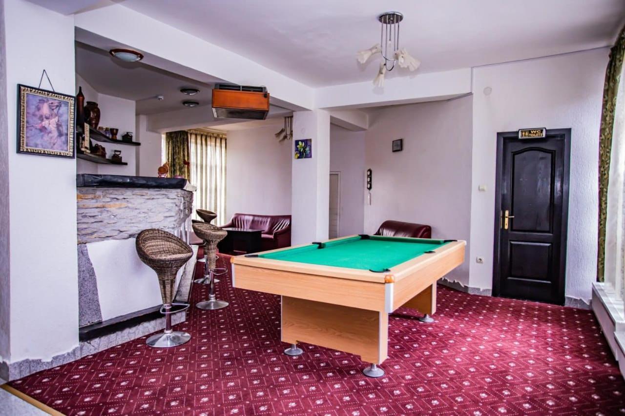 Casa Octavian Hotel Сучевица Екстериор снимка