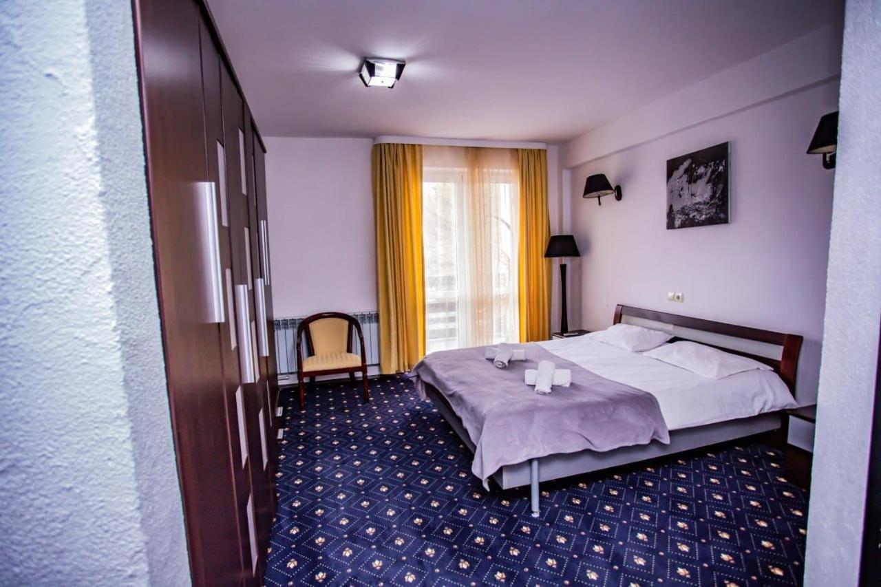 Casa Octavian Hotel Сучевица Екстериор снимка